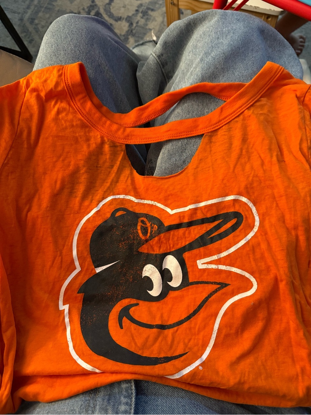 Short-Sleeve Tee with Baltimore Oriole w cut outs front and back